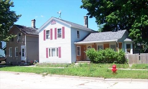 924 St Clair Ave, Sheboygan, WI 53081