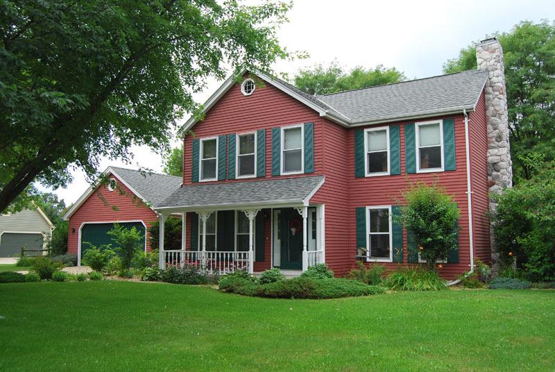 439 Bron Derw Ct, Wales, WI 53183