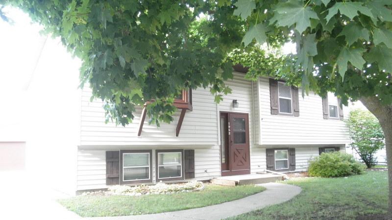 1952 Garland Ave, Waukesha, WI 53188