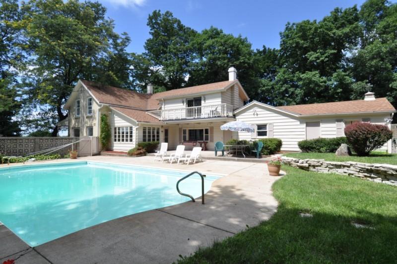 1460 N Barker Rd., Brookfield, WI 53045