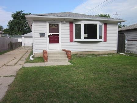 1916 West Lawn Ave, Racine, WI 53405