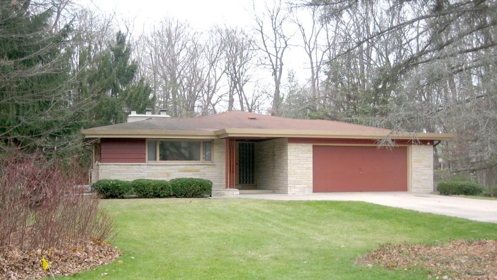 1745 Wedgewood Dr, Elm Grove, WI 53122