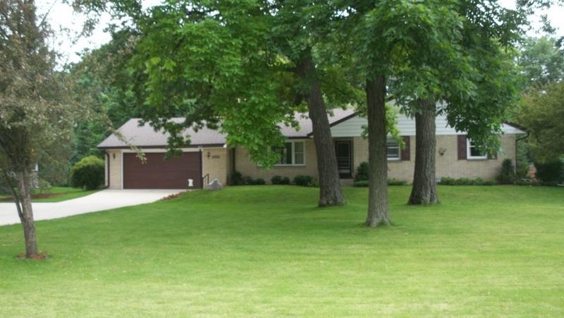 11941 W Elmwood Dr, Franklin, WI 53132