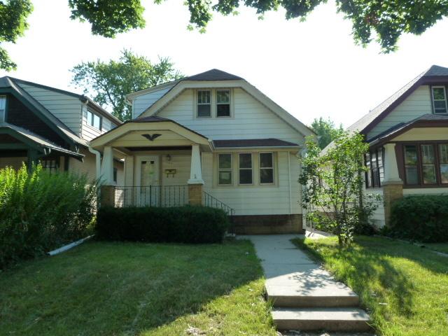1946 S 78th St, West Allis, WI 53219