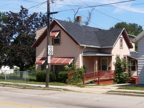 1125 S Memorial Dr, Racine, WI 53403