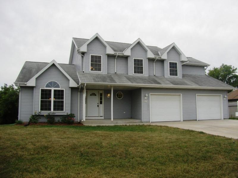 2035 W Jonathan Dr, Oak Creek, WI 53154
