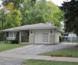 1535 Greenway Ter, Waukesha, WI 53186