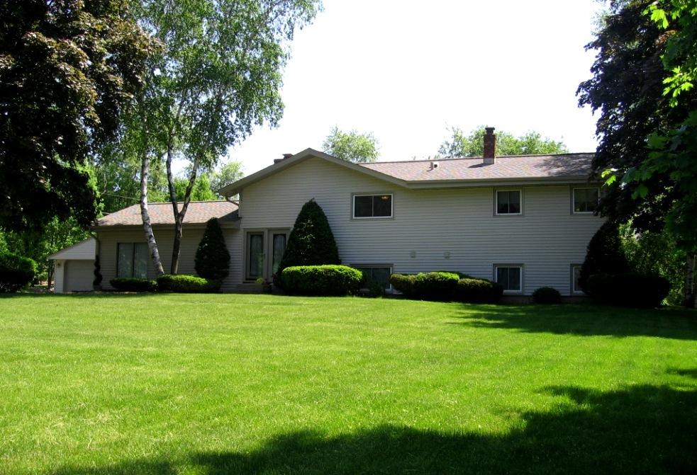 W222N7390 Willow View Dr., Lisbon, WI 53089