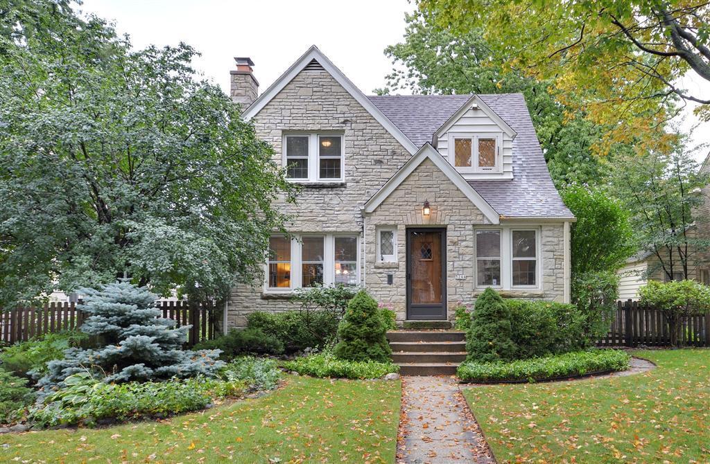5244 N Shoreland Ave, Whitefish Bay, WI 53217