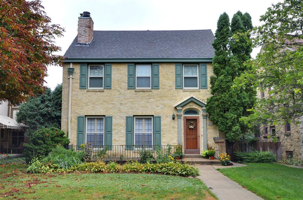4452 N Ardmore Ave, Shorewood, WI 53211