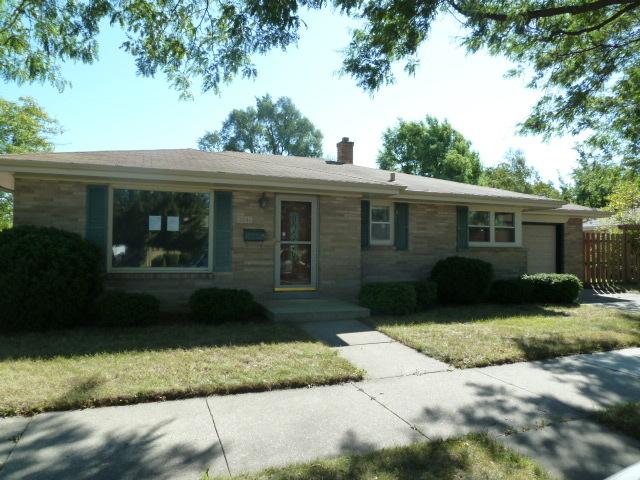 3841 Wilshire Dr, Racine, WI 53402