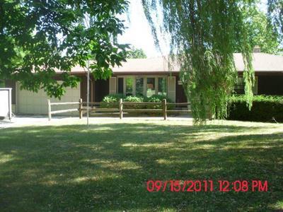 W226N290 Mount Vernon Dr, Pewaukee, WI 53186