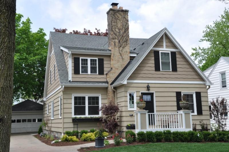 4725 N Marlborough Dr, Whitefish Bay, WI 53211