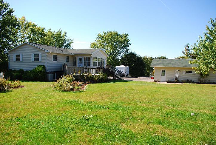 W7468 Chris Ct, Holland, WI 54636