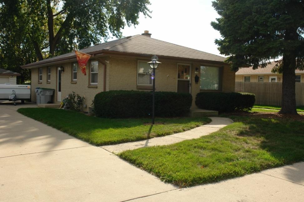 2131 W Carpenter Ave, Milwaukee, WI 53221
