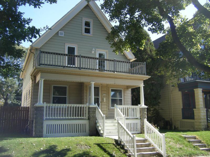2160 N 56th St, Milwaukee, WI 53208