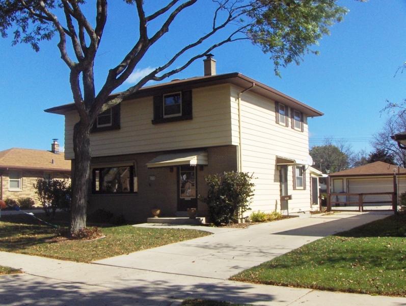 4828 S 21st St, Milwaukee, WI 53221