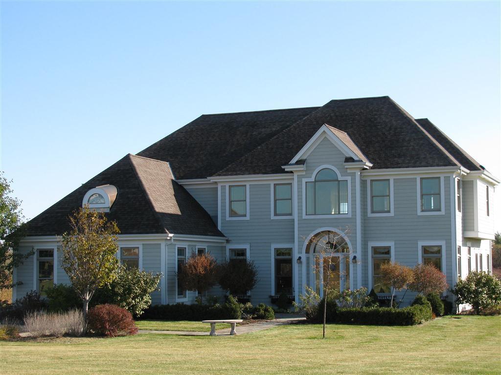 1211 Marina Dr, Grafton, WI 53024