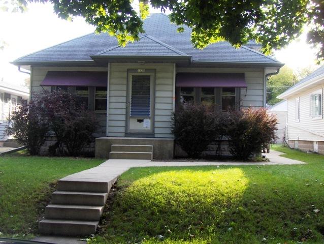 1320 S 102nd St, West Allis, WI 53214