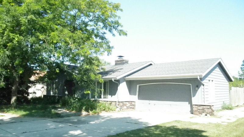 2300 W Rawson Ave, Oak Creek, WI 53154