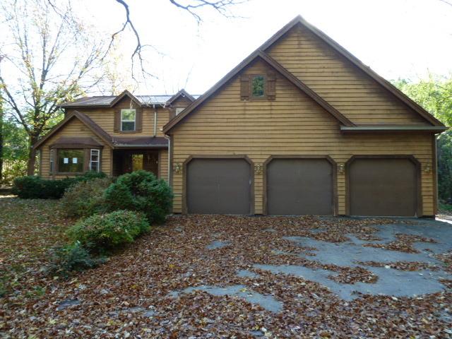 4423 Golf Ln, Waterford, WI 53185