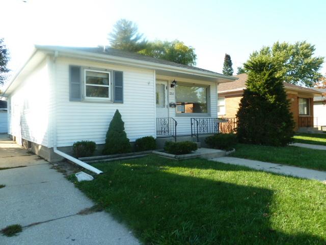 2216 Summit Ave, Racine, WI 53404