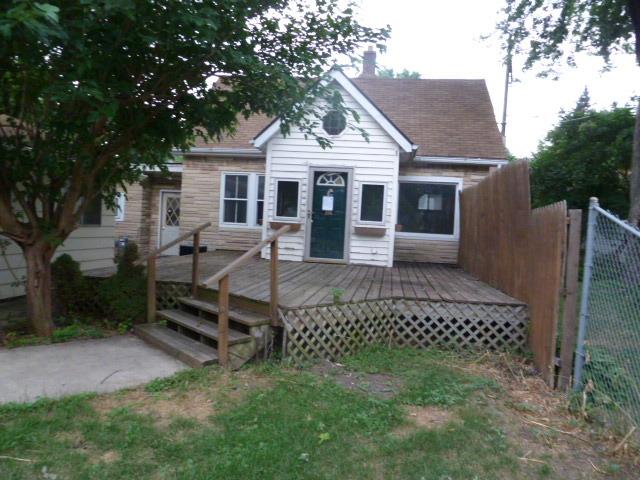 1113 S 121st St, West Allis, WI 53214