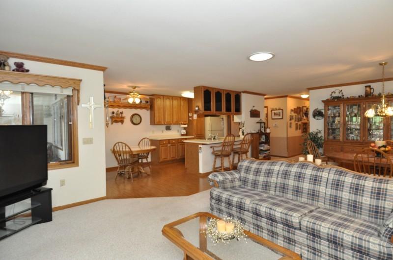 554 Hartford Sq., Hartford, WI 53027