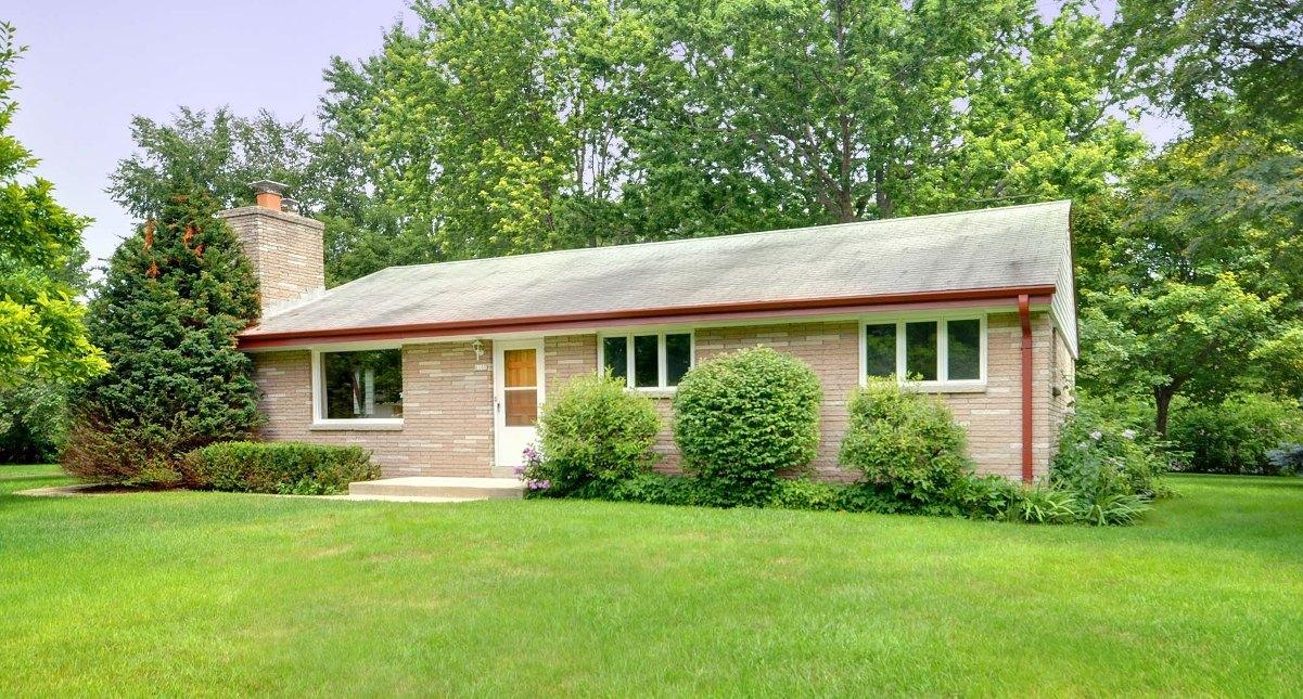 6100 N Bridgewood Ln., Glendale, WI 53209