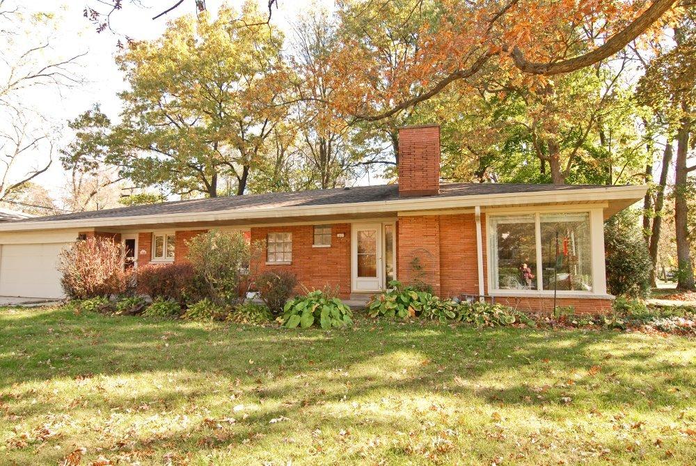 1600 Longwood Ave, Elm Grove, WI 53122