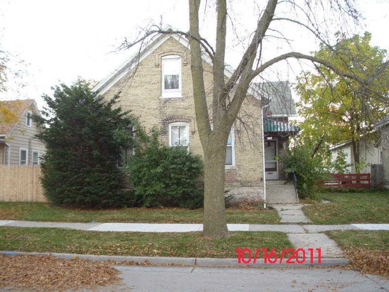 2031 Erie St, Racine, WI 53402