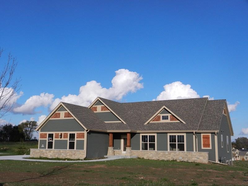 N85W27800 Hawksview Ct, Lisbon, WI 53029