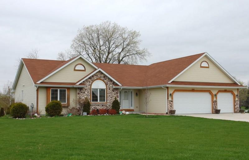 3028 Pond View, Caledonia, WI 53406