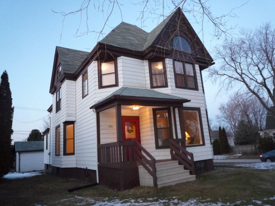 704 Grand Ave, Sheboygan, WI 53083