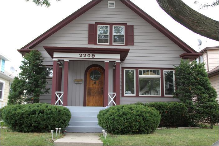 2209 Geneva St, Racine, WI 53402