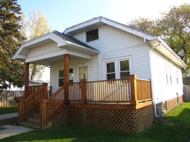 1525 Wolff St, Racine, WI 53402