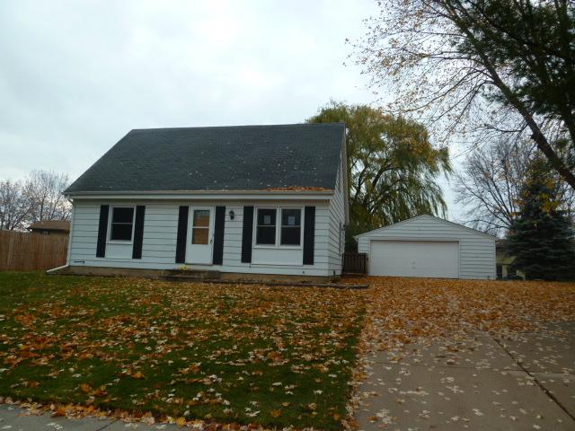 1224 Tomahawk Ct, Waukesha, WI 53186