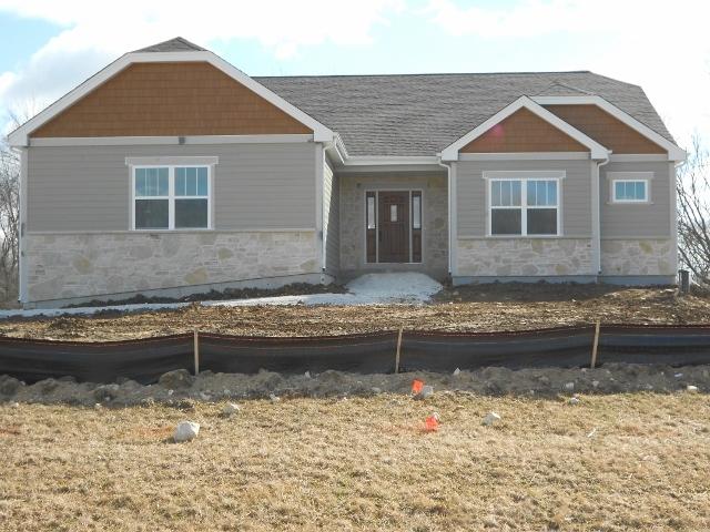 W225N8958 Jolyn Dr, Lisbon, WI 53089