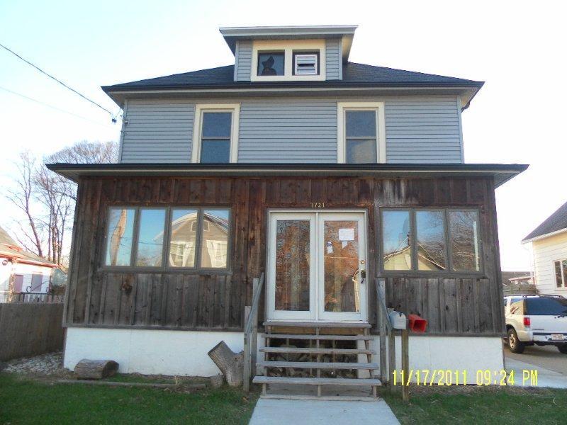 1721 Green St, Racine, WI 53402