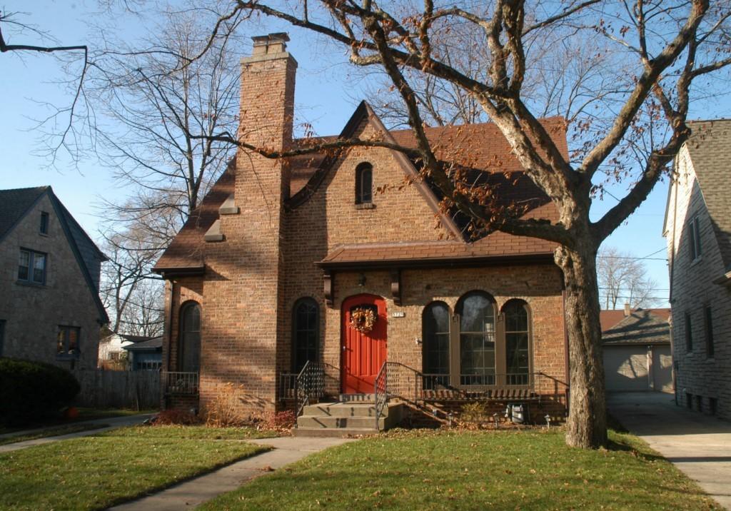 5729 N Bay Ridge, Whitefish Bay, WI 53217