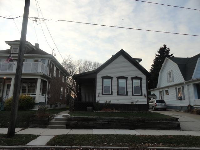 1922 Geneva St, Racine, WI 53402