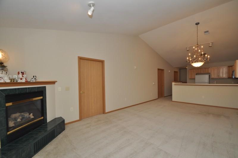2178 Pine Ridge Ct. #D, Grafton, WI 53024