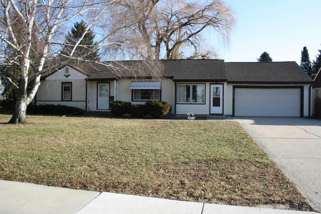 2117 N Salisbury Rd., West Bend, WI 53090