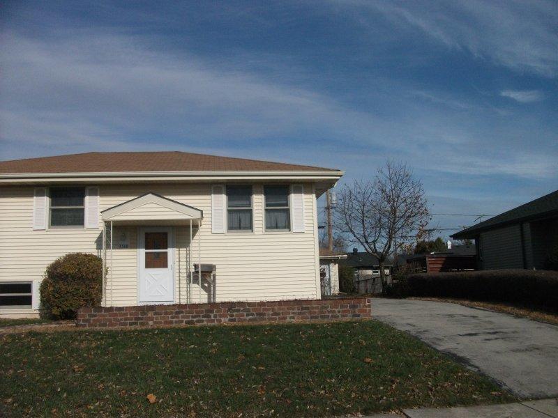 9508 Carol Ann Dr, Sturtevant, WI 53177