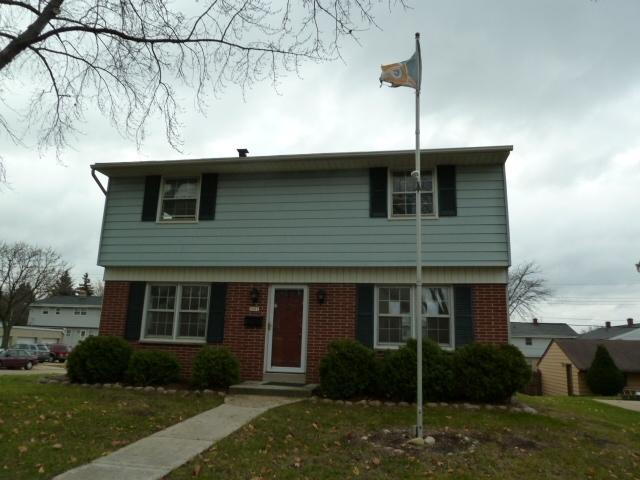 8901 W Tripoli Ave, Milwaukee, WI 53228