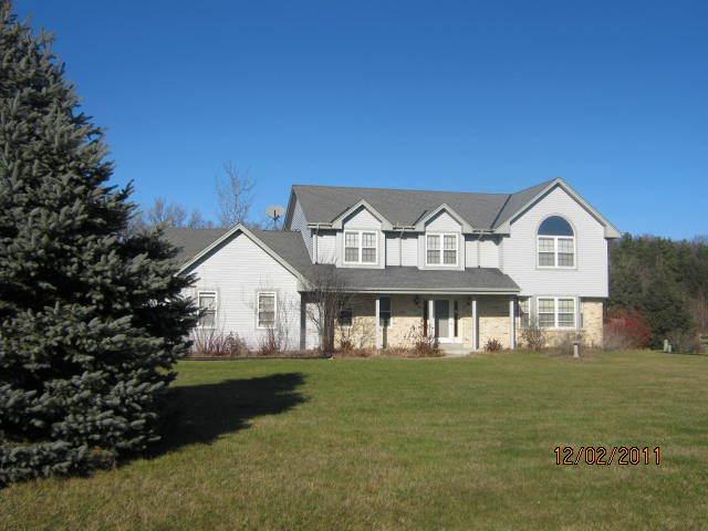 S16W32646 Luterbach Ct, Genesee, WI 53018
