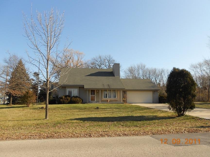 7112 S 46th St, Franklin, WI 53132