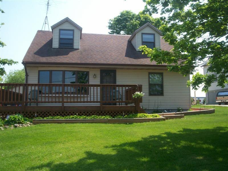 1927 Sunset Rd, Port Washington, WI 53074