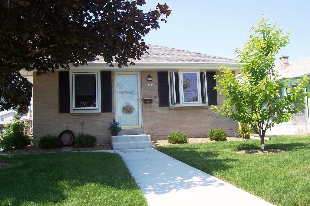 2714 5th Ave, South Milwaukee, WI 53172