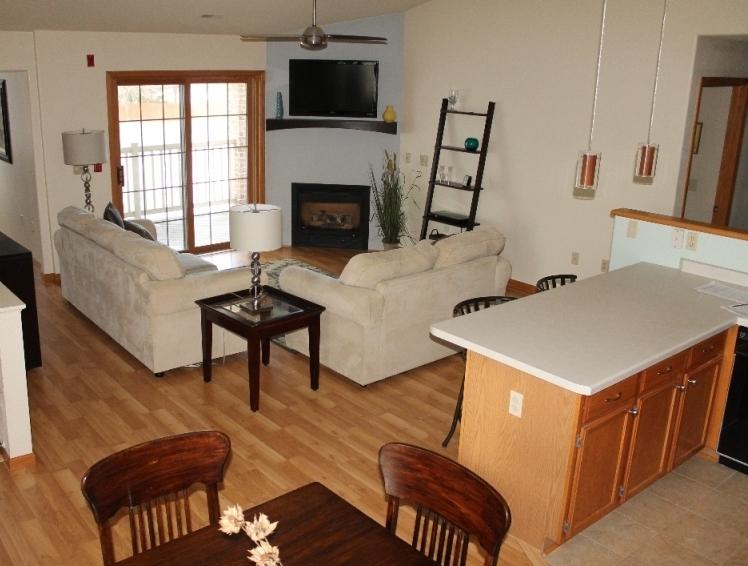 775 Cheyenne Ave #H, Grafton, WI 53024